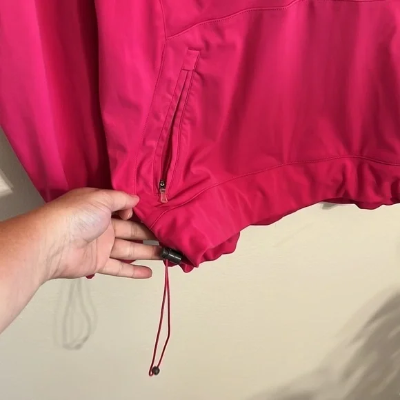 UNDER armour polyester drawstring light pull over - Picture 2 of 13